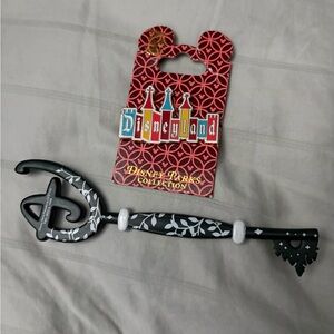 Disney Decorative Key / Castle pin